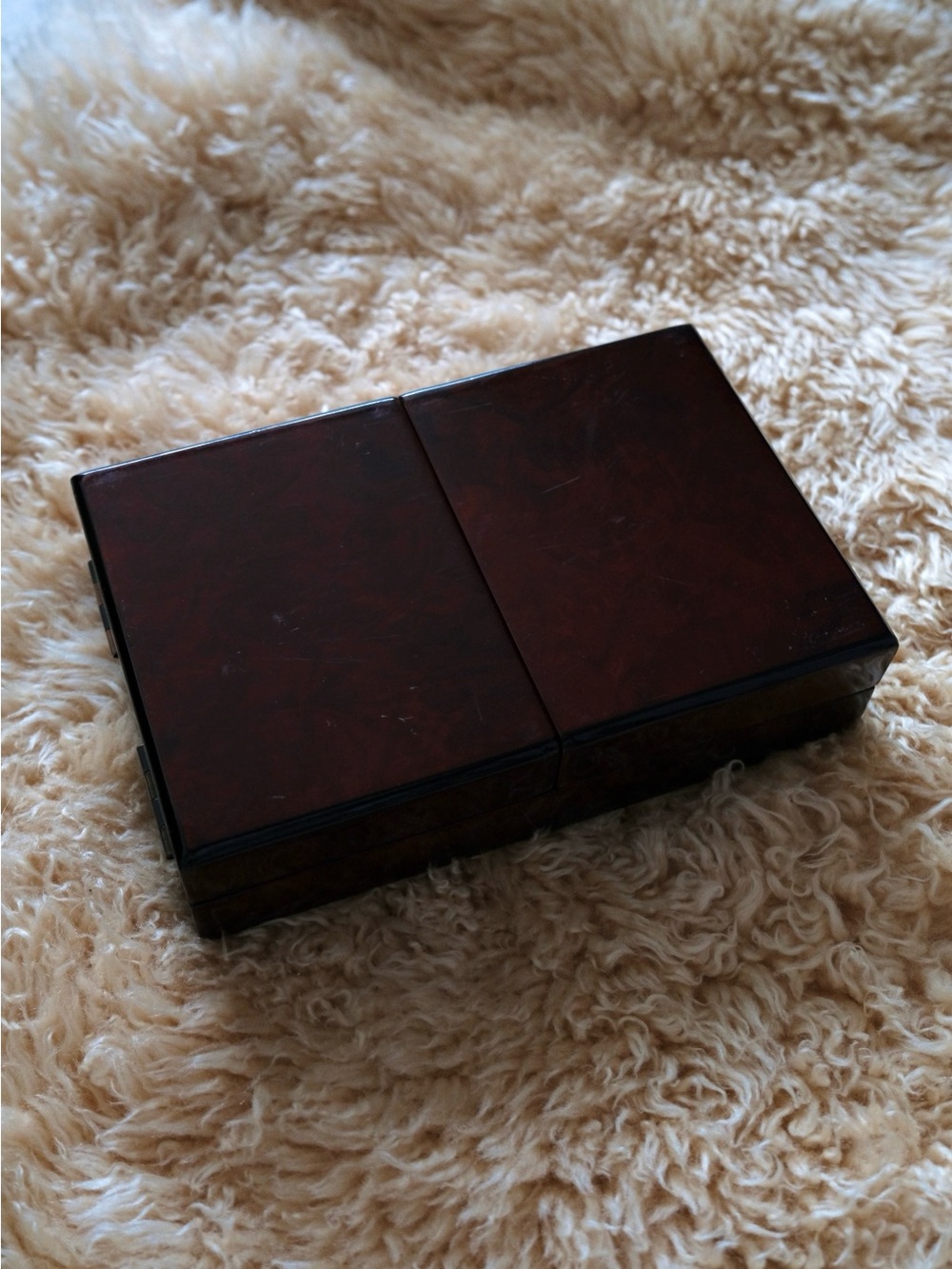 Lacquered wooden box for playing cards